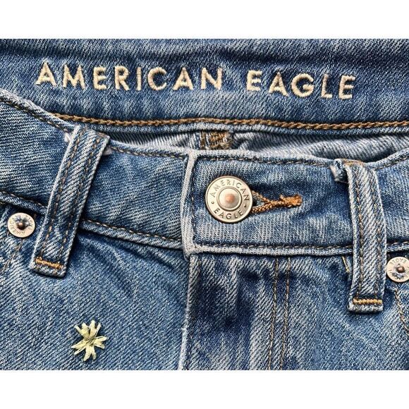 American Eagle High Rise Floral Embroidered Distressed Denim Mom Short, Size 0 - Picture 9 of 15